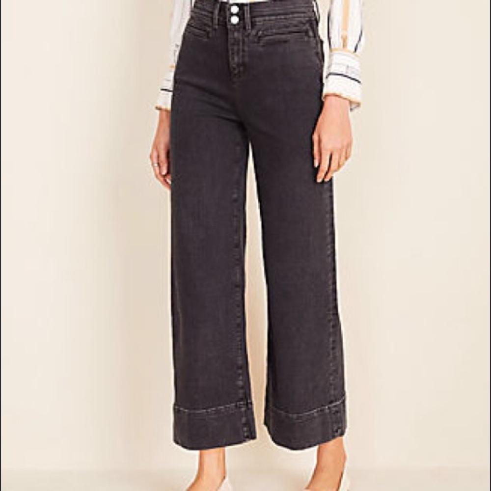 ANN TAYLOR Wide Leg Crop Jeans in Washed Black